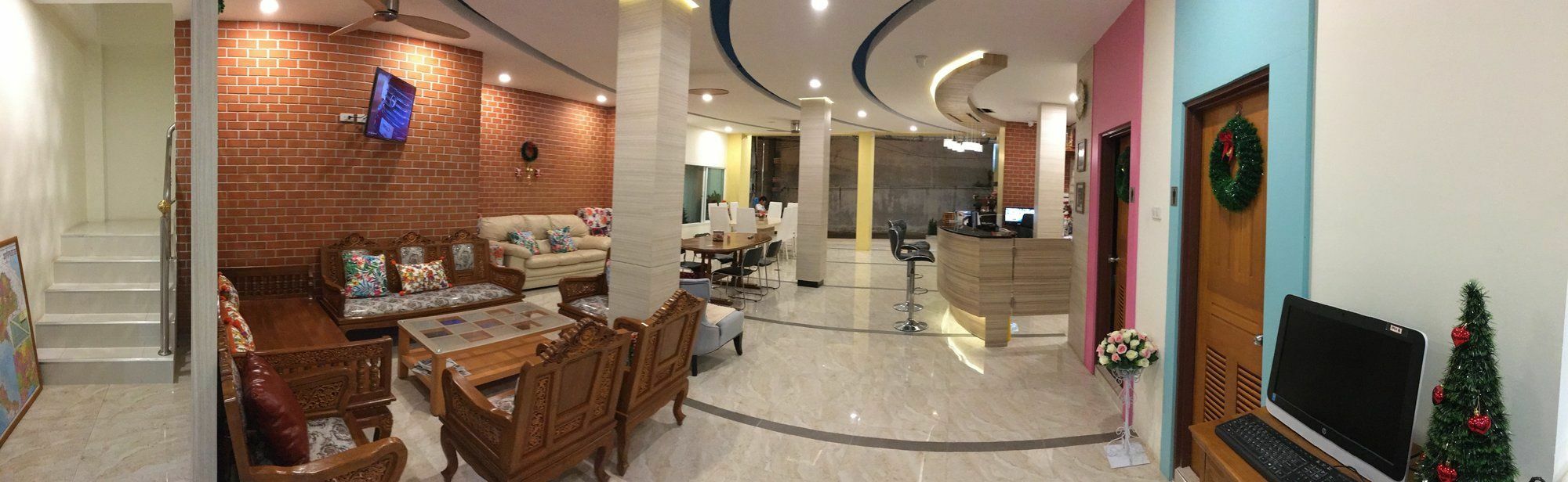 بيت شباب هابي باتايا المظهر الخارجي الصورة